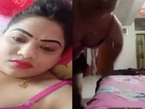 Chubby bhabhi boobs show in viral pink bra