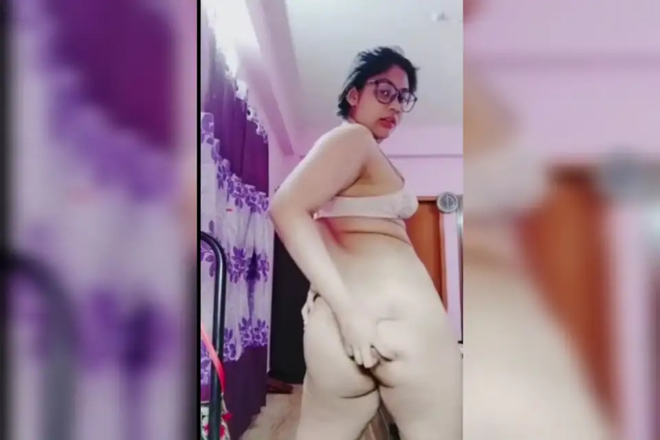Bangladeshi cute facebook viral girl naked dance and big ass video