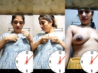 Sexy Desi Girl Shows Nude Body