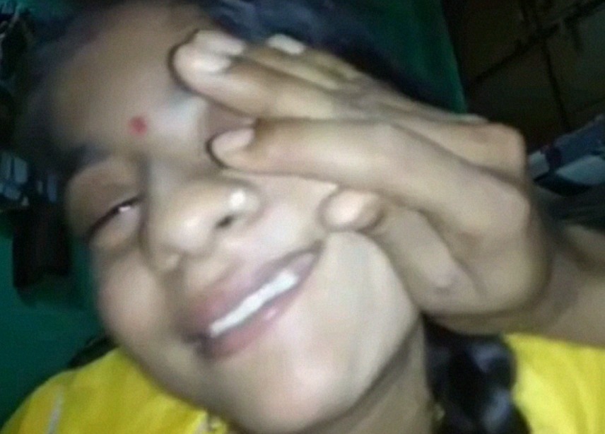 Beautiful Rajsthani Bhabiji sucking penis MMS video
