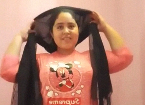 Big boobed Paki beauty opens up the shutter