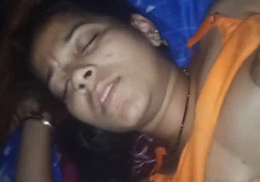 Cham cham chudai with tight figured desi bhabhi