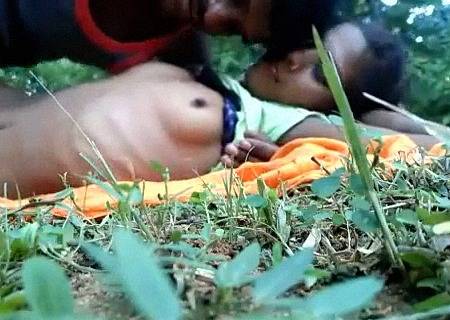 Chudai of village kudi in jungle Xvideos