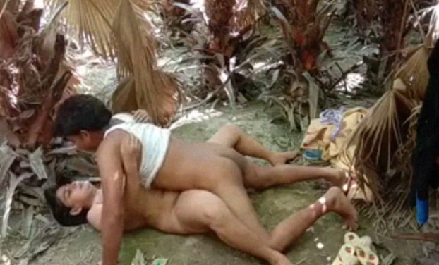 Dehati Politician fucking landlords wife outdoor chudai