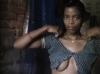 Dehati bhabhi records naked dressing up video