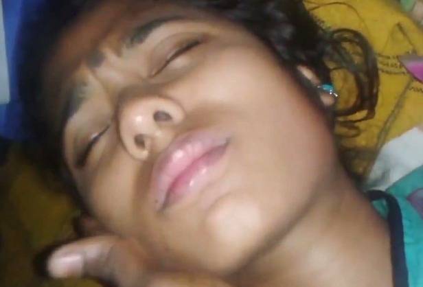 Desi closing eyes and accepting porn video