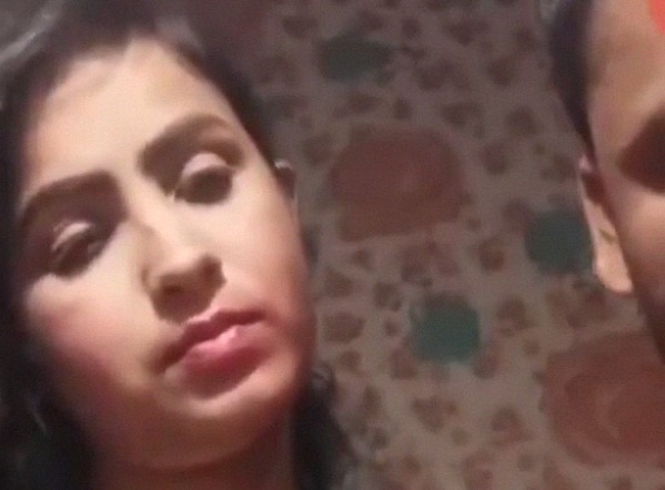 Desi cute wife nude with hubby porn