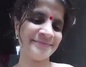 Big ass desi aunty showing nude – Desi lady MMS