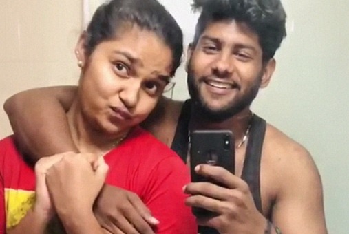 Desi lover making naked romance video