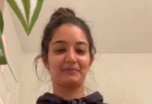 Divorced young Paki girl with online BF