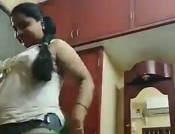 Dress changing chubby aunty video