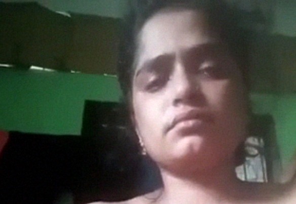 Full nude show of unfaithful desi lady for her lover