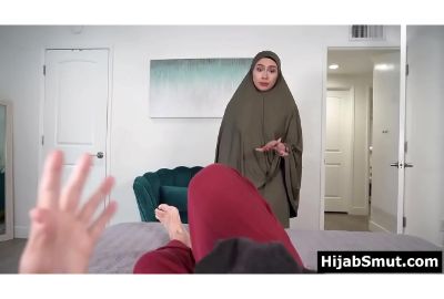 Guy teaches his Pakistani stepmom how to fuck – Pakistani Sex