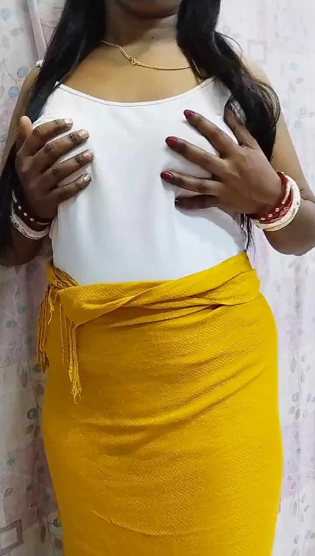 Yellow dress indian girl fuck hardcore in desi porn