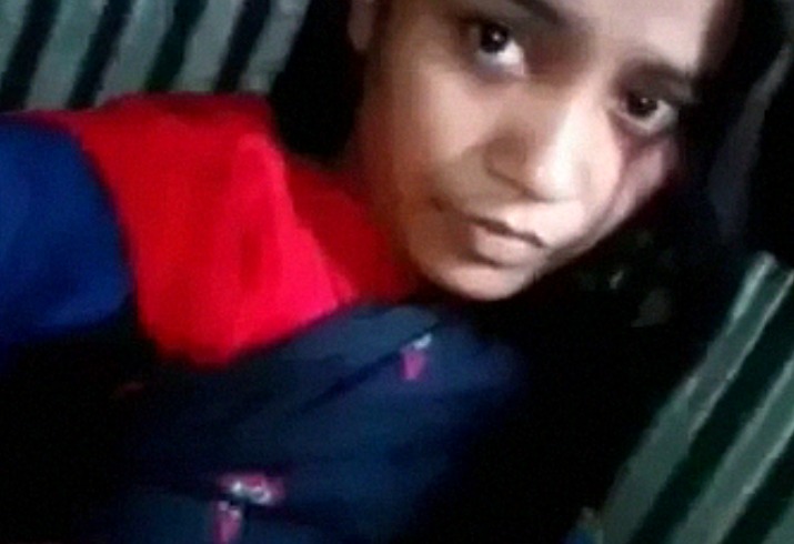Hairy pussy Bangladeshi girl fingering chut