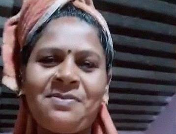 Horny Bhabhi Record Nude Selfie for Lover