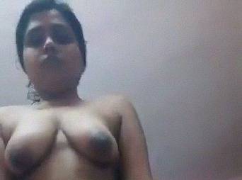 Horny bhabhi naked MMS selfie