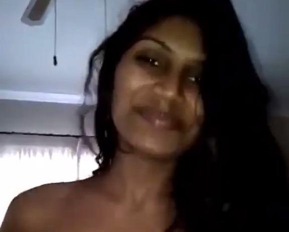 Indian GF Madhu – Desi Scandals