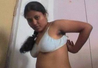Indian bitch changing and exposing