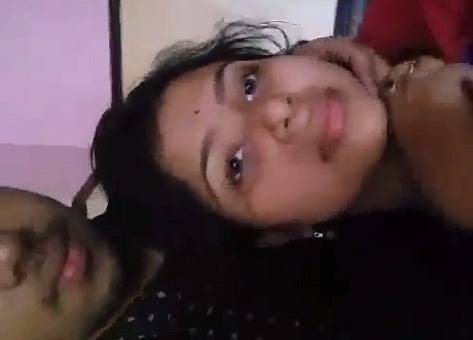 Kiss and fondling Indian MMS