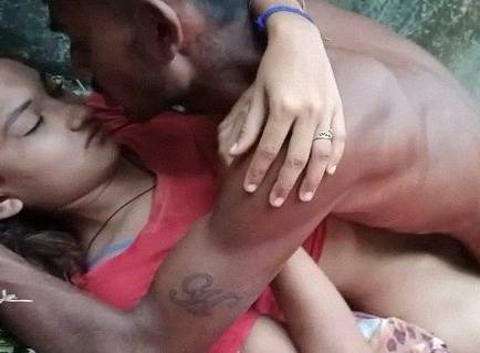 Kure uthane wali ladki chudai