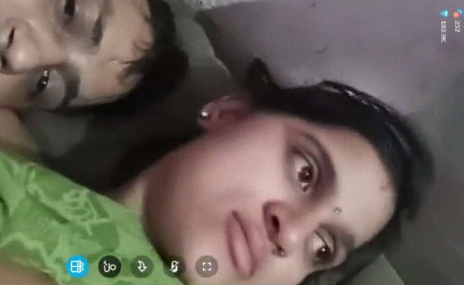 Livecam fuck video of Dehati desi couple