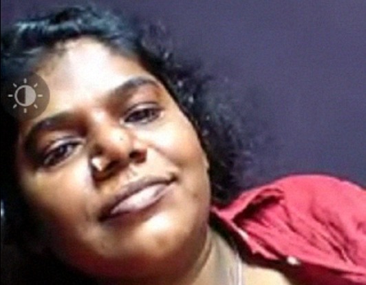 Local Tamil aunty sexy nude topless show on video call
