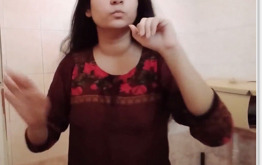 Long haired desi bhabhi strip bathing video clip