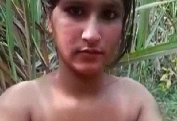 Nude dressing up video of Dehati desi randi
