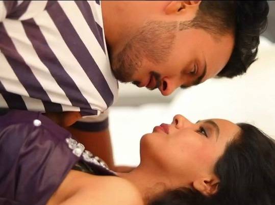 PG Girl – Hindi Feneomovies Web Series S1E1
