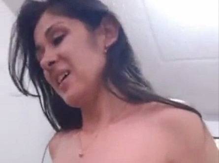 Pakistani aunty riding lund MMS