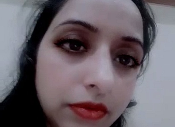 Pakistani bhabhi chut MMS