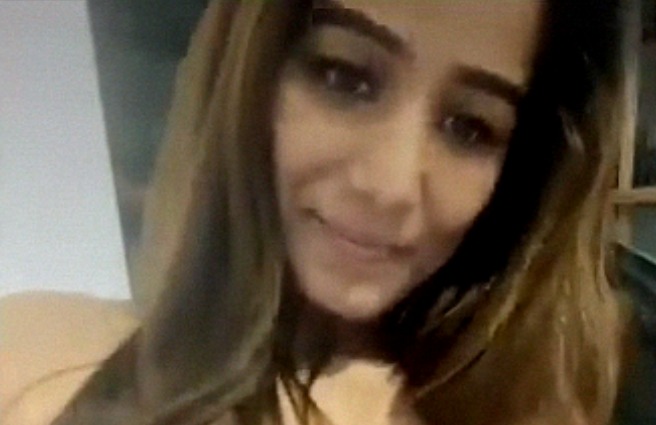 Poonam Pandey – Full nude pussy rubbing video