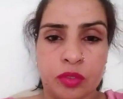 Punjabi aunty cucumber masturbation MMS