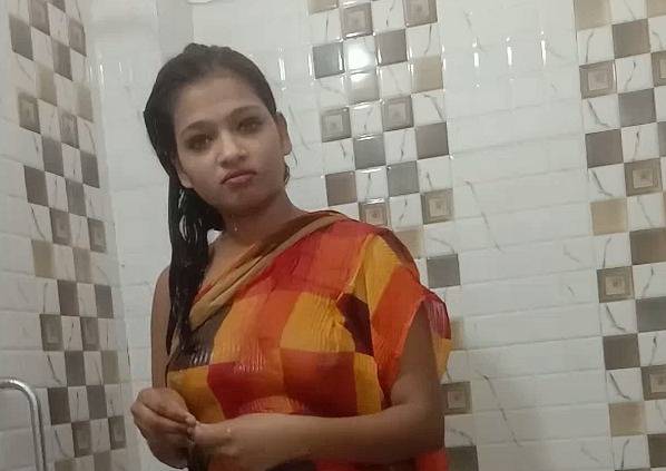 Sarika bathing video (Sarika Vikki)