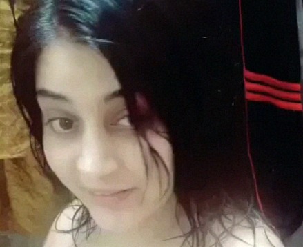 Selfie fingering video of beautiful Pakistani girl