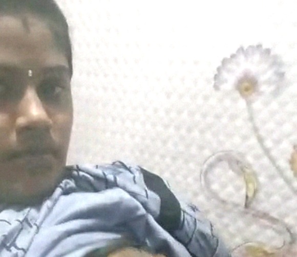 Sexy Kerala lady with sindoor on forehead full nude selfie