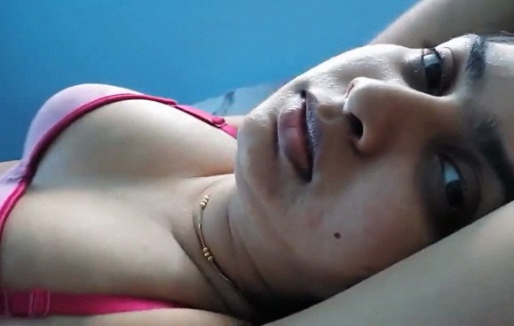 Tamil hot wife erotic tease MMS video