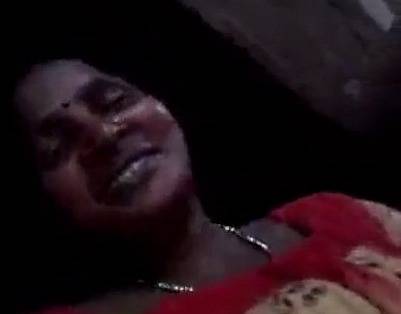 Village aunty teasing nude show