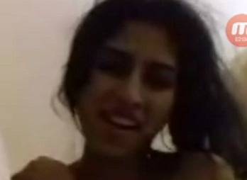Young desi girl nude on video call