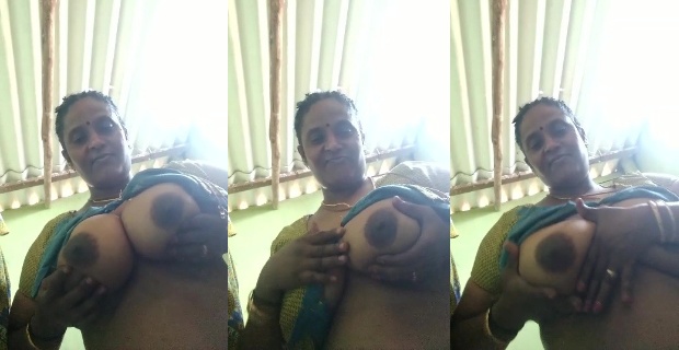Big boobs Tamil aunty sex tease hot selfie mms me