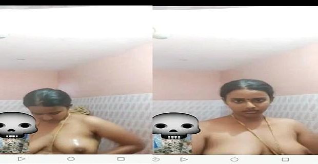 Big boobs wife ki naked bath video call par