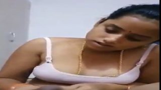 Chennai Desi Housewife Giving Handjob  -  | Leaked Online