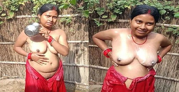 Dehati bhabhi boobs show outdoor nude bath par