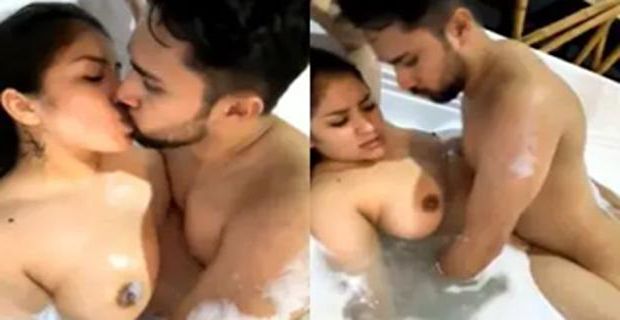Desi nude gf ki kissing aur fucking bathtub me blue film
