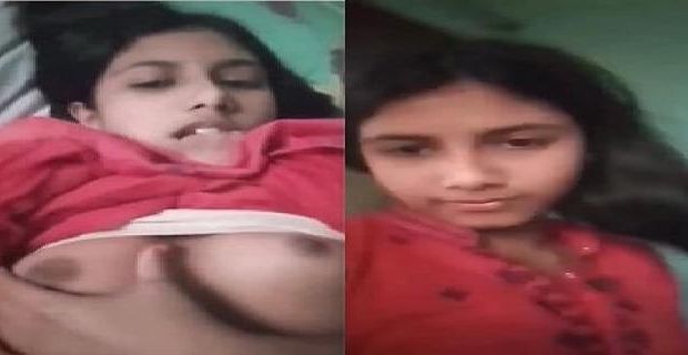Hawasi girlfriend ki boobs show porn tape me
