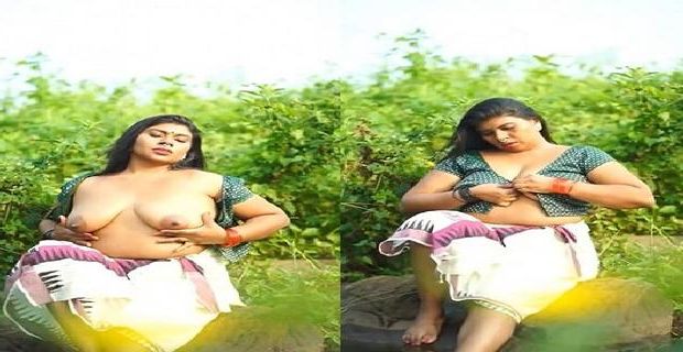 Mallu model ki topless big boobs show khule me nangi