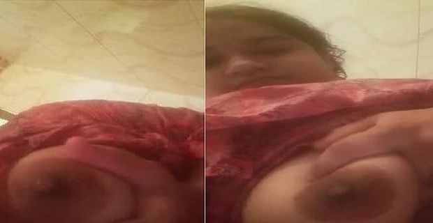 Muslim bhabhi bathroom me big boobs show