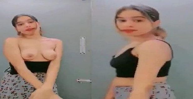 Noida 18+ girl ki boobs show bf ke liye nangi