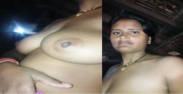 Village bhabhi pussy and boobs show devar ko